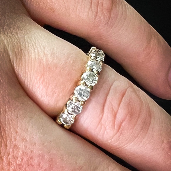 Seven DIAMOND RING Band in 14k Yellow Gold // size 6 - Picture 9 of 10